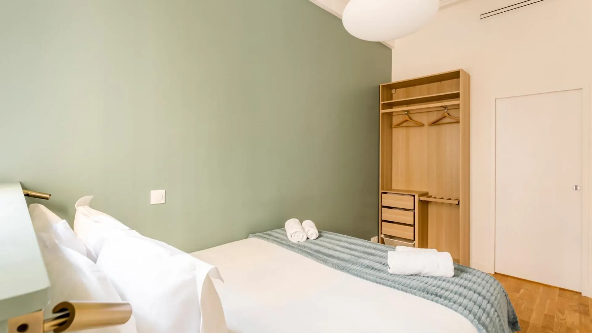 Апартаменты Suite Lincoln Champs-Elysees Париж